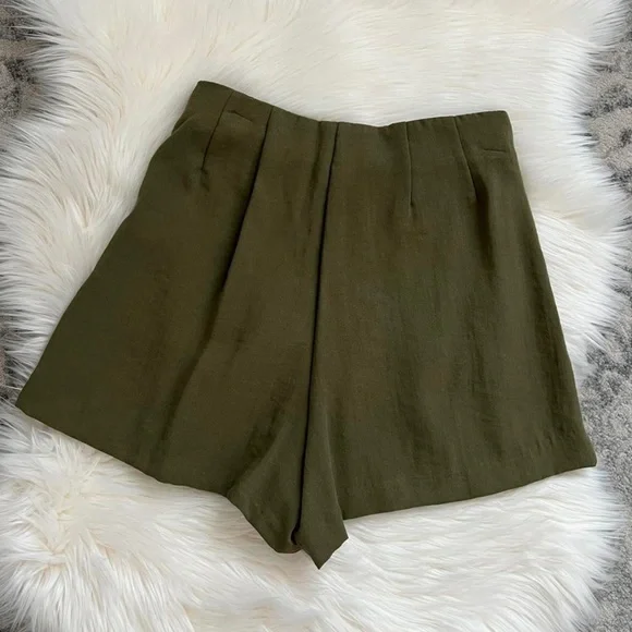 Lulu’s Shorts - Picture 4 of 4